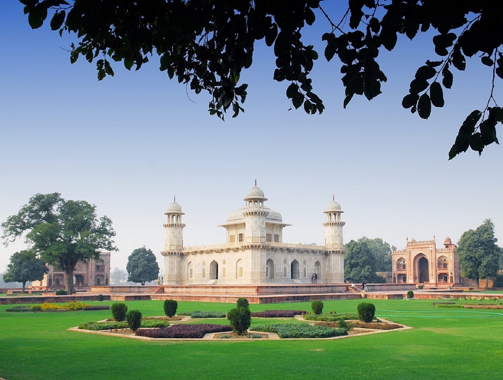 Overnight Agra Tour From Chennai